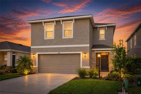 House in Bradenton, Florida 4 bedrooms, 215.35 sq.m. № 2349509