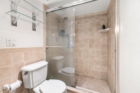 Condominio en venta en Deerfield Beach, Florida, 1 dormitorio, 80.08 m2 № 2088030 - foto 5