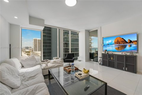 Condo in Miami, Florida, 1 bedroom  № 2170457 - photo 3