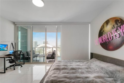 Condo in Miami, Florida, 1 bedroom  № 2170457 - photo 11