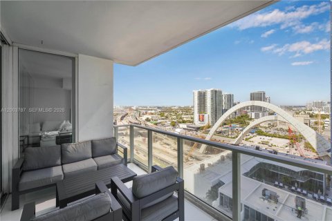 Condo in Miami, Florida, 1 bedroom  № 2170457 - photo 16