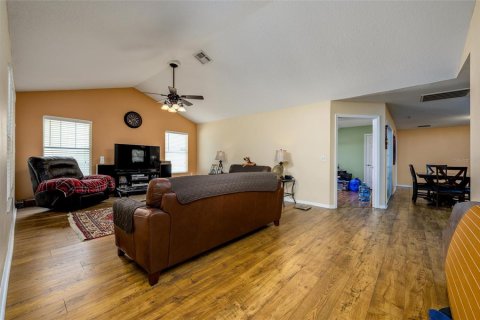 Casa en venta en Zephyrhills, Florida, 3 dormitorios, 185.25 m2 № 1684566 - foto 3