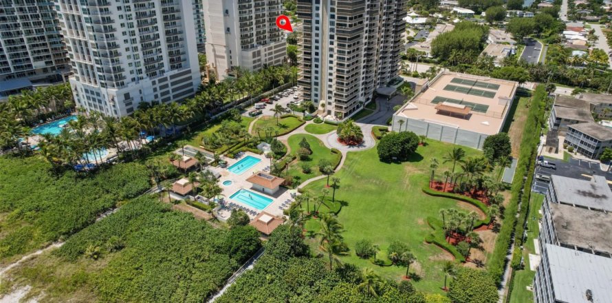 Condominio en Riviera Beach, Florida, 2 dormitorios № 837883