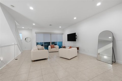 Adosado en venta en Orlando, Florida, 3 dormitorios, 202.16 m2 № 2205494 - foto 19