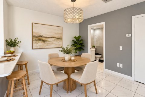 Townhouse in Palm Beach Gardens, Florida 2 bedrooms, 110 sq.m. № 2378702 - photo 12
