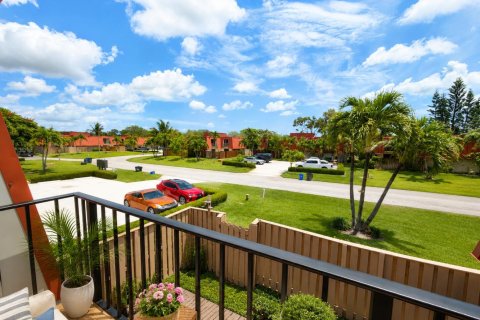 Townhouse in Palm Beach Gardens, Florida 2 bedrooms, 110 sq.m. № 2378702 - photo 11