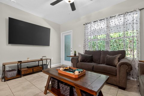 Touwnhouse à vendre à Holiday, Floride: 3 chambres, 133.78 m2 № 2208632 - photo 12