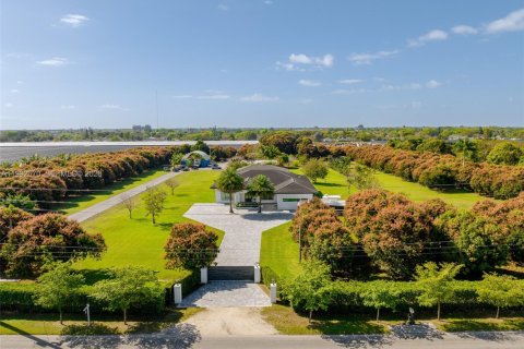 Casa en venta en Miami, Florida, 4 dormitorios, 338.91 m2 № 2062859 - foto 3