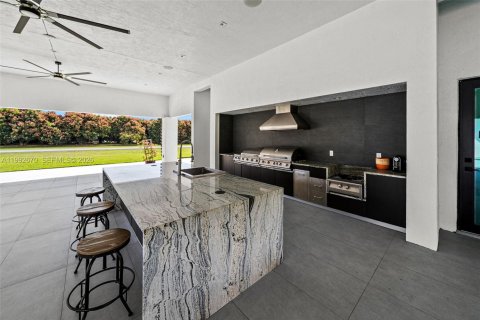 Casa en venta en Miami, Florida, 4 dormitorios, 338.91 m2 № 2062859 - foto 26