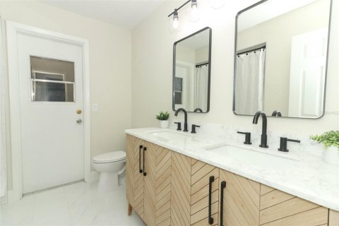 House in Winter Park, Florida 3 bedrooms, 154.59 sq.m. № 1528632 - photo 23