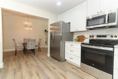 House in Winter Park, Florida 3 bedrooms, 154.59 sq.m. № 1528632 - photo 11