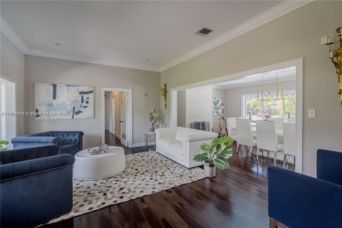 Casa en alquiler en Miami, Florida, 4 dormitorios, 228.35 m2 № 1959448 - foto 4