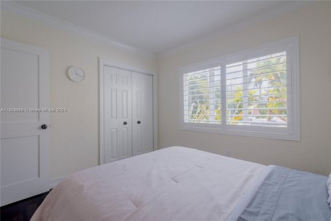 Casa en alquiler en Miami, Florida, 4 dormitorios, 228.35 m2 № 1959448 - foto 29