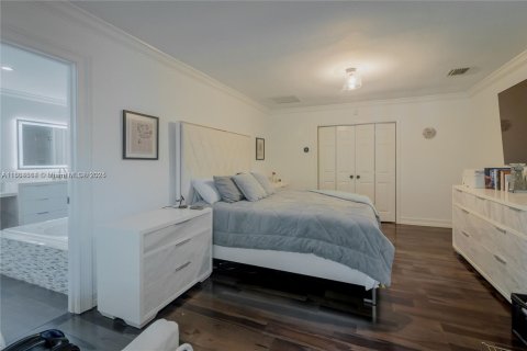 Casa en alquiler en Miami, Florida, 4 dormitorios, 228.35 m2 № 1959448 - foto 17