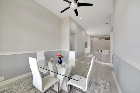 House in Tampa, Florida 4 bedrooms, 314.1 sq.m. № 733458 - photo 15
