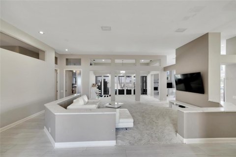 House in Tampa, Florida 4 bedrooms, 314.1 sq.m. № 733458 - photo 10