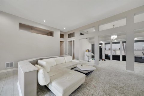 House in Tampa, Florida 4 bedrooms, 314.1 sq.m. № 733458 - photo 12