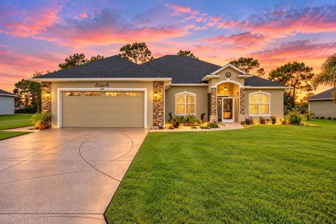 House in Sebring, Florida 3 bedrooms, 221.66 sq.m. № 2406377 - photo 2