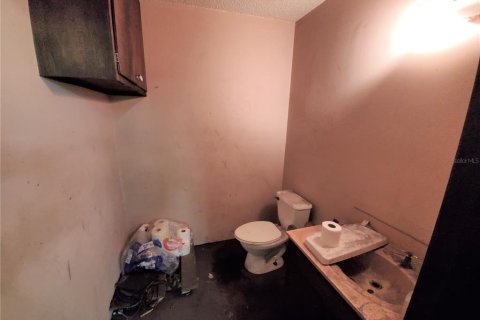Immobilier commercial à vendre à San Mateo, Floride: 356 m2 № 1813597 - photo 12