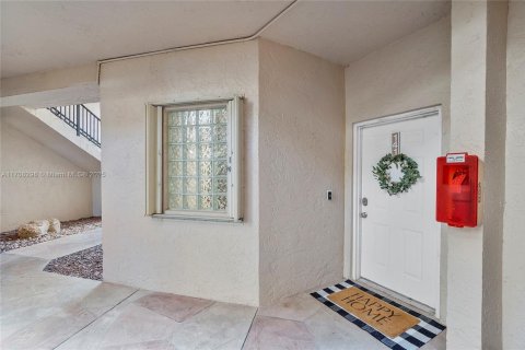 Condo in Coconut Creek, Florida, 3 bedrooms  № 1713884 - photo 2