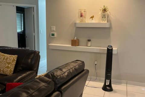 Condo in Coconut Creek, Florida, 3 bedrooms  № 1713884 - photo 7