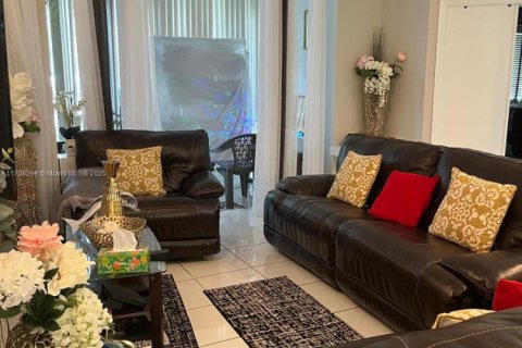 Condo in Coconut Creek, Florida, 3 bedrooms  № 1713884 - photo 5