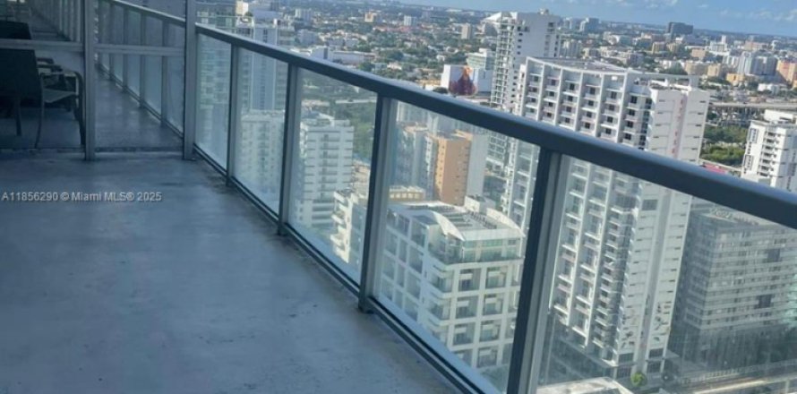 Condo in Miami, Florida, 2 bedrooms  № 1878460