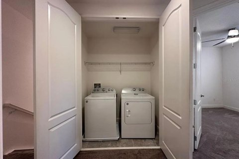 Снять в аренду таунхаус в Орландо, Флорида 3 комнаты, 115.85м2, № 1917454 - фото 11