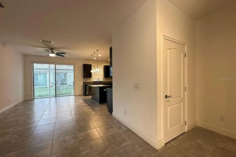 Снять в аренду таунхаус в Орландо, Флорида 3 комнаты, 115.85м2, № 1917454 - фото 8