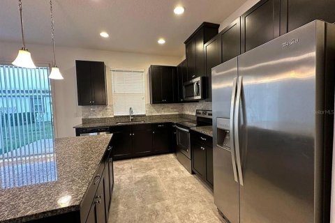 Снять в аренду таунхаус в Орландо, Флорида 3 комнаты, 115.85м2, № 1917454 - фото 5