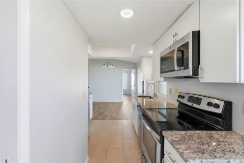 House in Venice, Florida 2 bedrooms, 117.24 sq.m. № 2393851 - photo 9