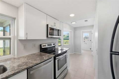 House in Venice, Florida 2 bedrooms, 117.24 sq.m. № 2393851 - photo 13