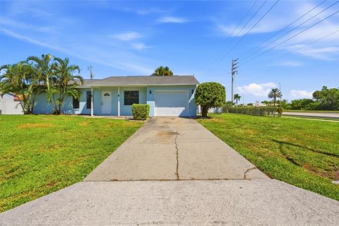 House in Venice, Florida 2 bedrooms, 117.24 sq.m. № 2393851 - photo 4