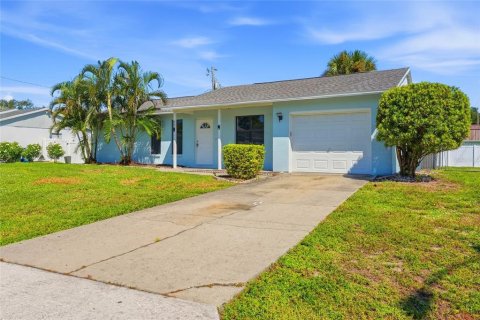House in Venice, Florida 2 bedrooms, 117.24 sq.m. № 2393851 - photo 2
