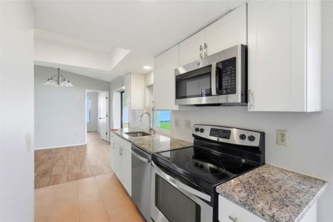 House in Venice, Florida 2 bedrooms, 117.24 sq.m. № 2393851 - photo 8