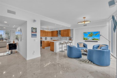 Condo in Fort Lauderdale, Florida, 3 bedrooms  № 1949394 - photo 14
