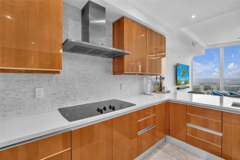 Condo in Fort Lauderdale, Florida, 3 bedrooms  № 1949394 - photo 8