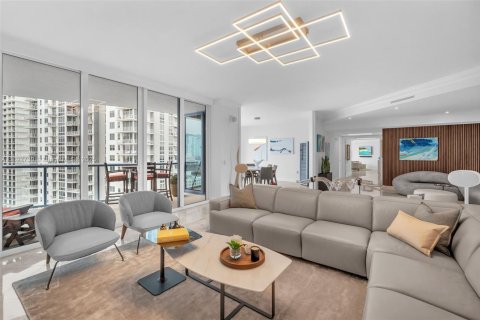 Condo in Fort Lauderdale, Florida, 3 bedrooms  № 1949394 - photo 27