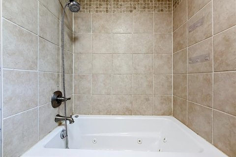 Casa en venta en Lake Panasoffkee, Florida, 3 dormitorios, 143.81 m2 № 2284313 - foto 22