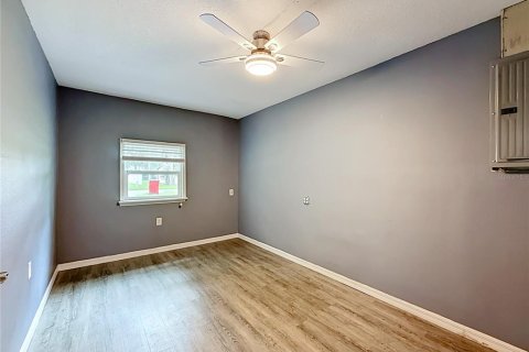 Casa en venta en Lake Panasoffkee, Florida, 3 dormitorios, 143.81 m2 № 2284313 - foto 19