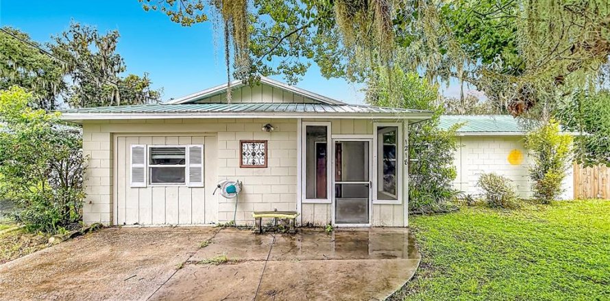 Casa en Lake Panasoffkee, Florida 3 dormitorios, 143.81 m2 № 2284313