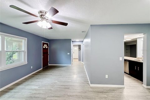 Casa en venta en Lake Panasoffkee, Florida, 3 dormitorios, 143.81 m2 № 2284313 - foto 5