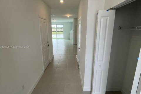 Townhouse in Port St. Lucie, Florida 3 bedrooms, 151.9 sq.m. № 2069440 - photo 17