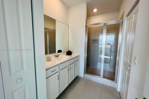 Townhouse in Port St. Lucie, Florida 3 bedrooms, 151.9 sq.m. № 2069440 - photo 18