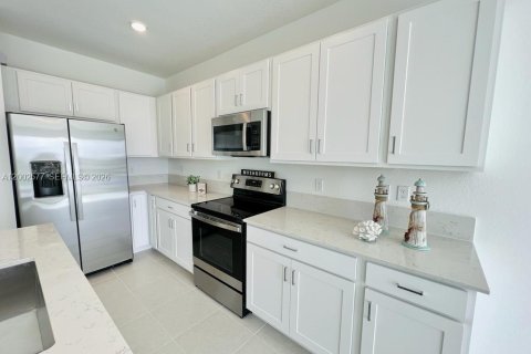 Townhouse in Port St. Lucie, Florida 3 bedrooms, 151.9 sq.m. № 2069440 - photo 5