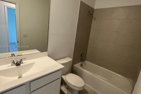 Townhouse in Port St. Lucie, Florida 3 bedrooms, 151.9 sq.m. № 2069440 - photo 14