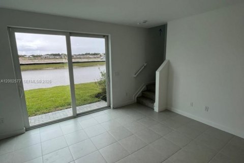 Townhouse in Port St. Lucie, Florida 3 bedrooms, 151.9 sq.m. № 2069440 - photo 10