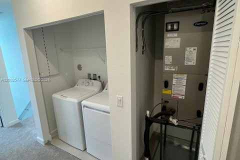 Townhouse in Port St. Lucie, Florida 3 bedrooms, 151.9 sq.m. № 2069440 - photo 21