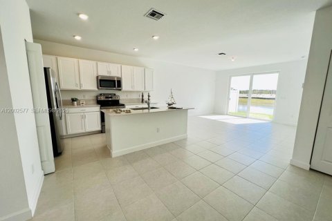 Townhouse in Port St. Lucie, Florida 3 bedrooms, 151.9 sq.m. № 2069440 - photo 4