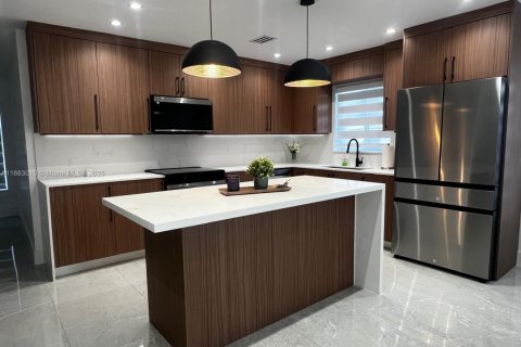 Villa ou maison à vendre à Davie, Floride: 4 chambres, 193.52 m2 № 1932620 - photo 1